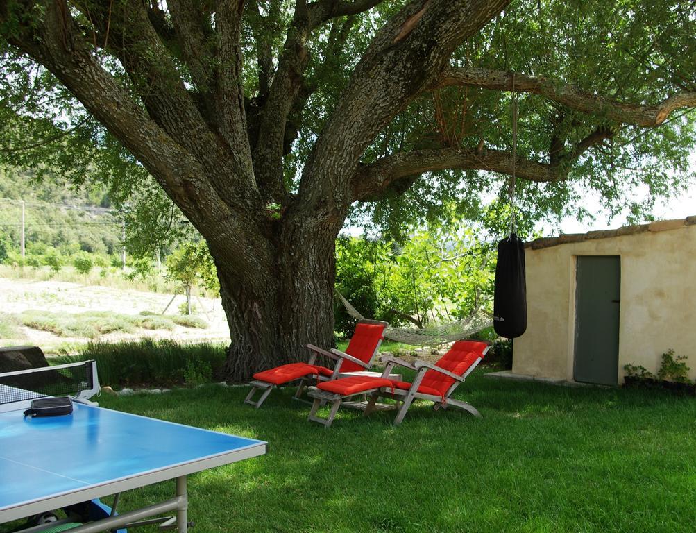Bed and Breakfast Le Mas De La Fontaine Le Pegue Exterior foto
