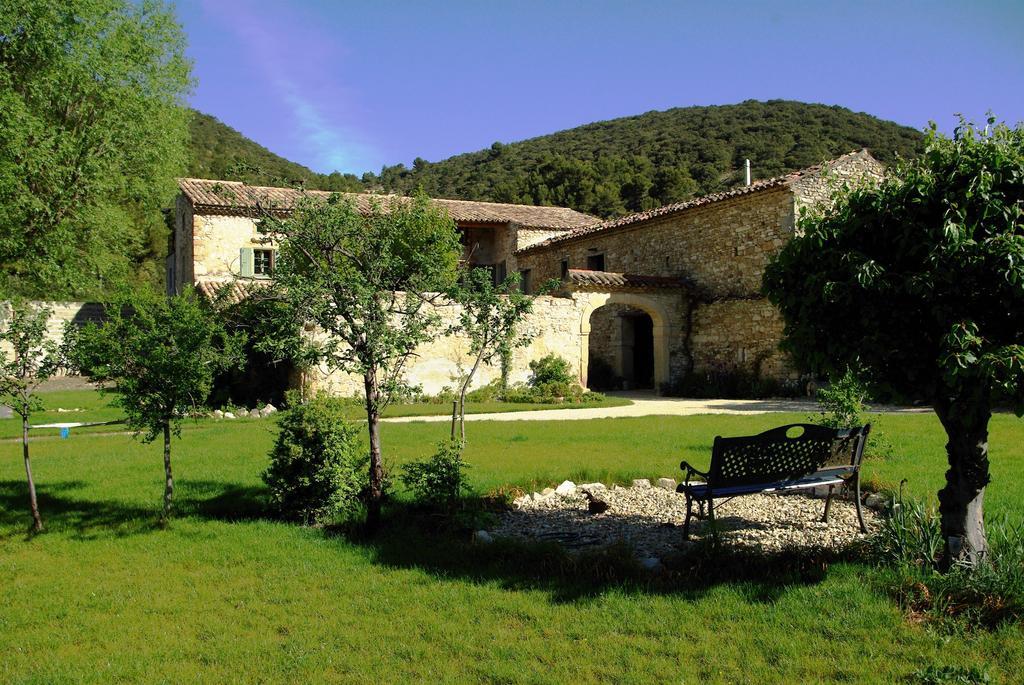 Bed and Breakfast Le Mas De La Fontaine Le Pegue Exterior foto