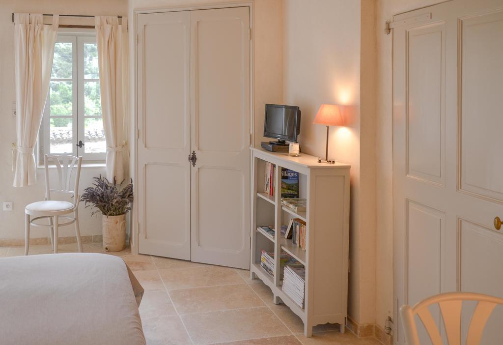 Bed and Breakfast Le Mas De La Fontaine Le Pegue Zimmer foto