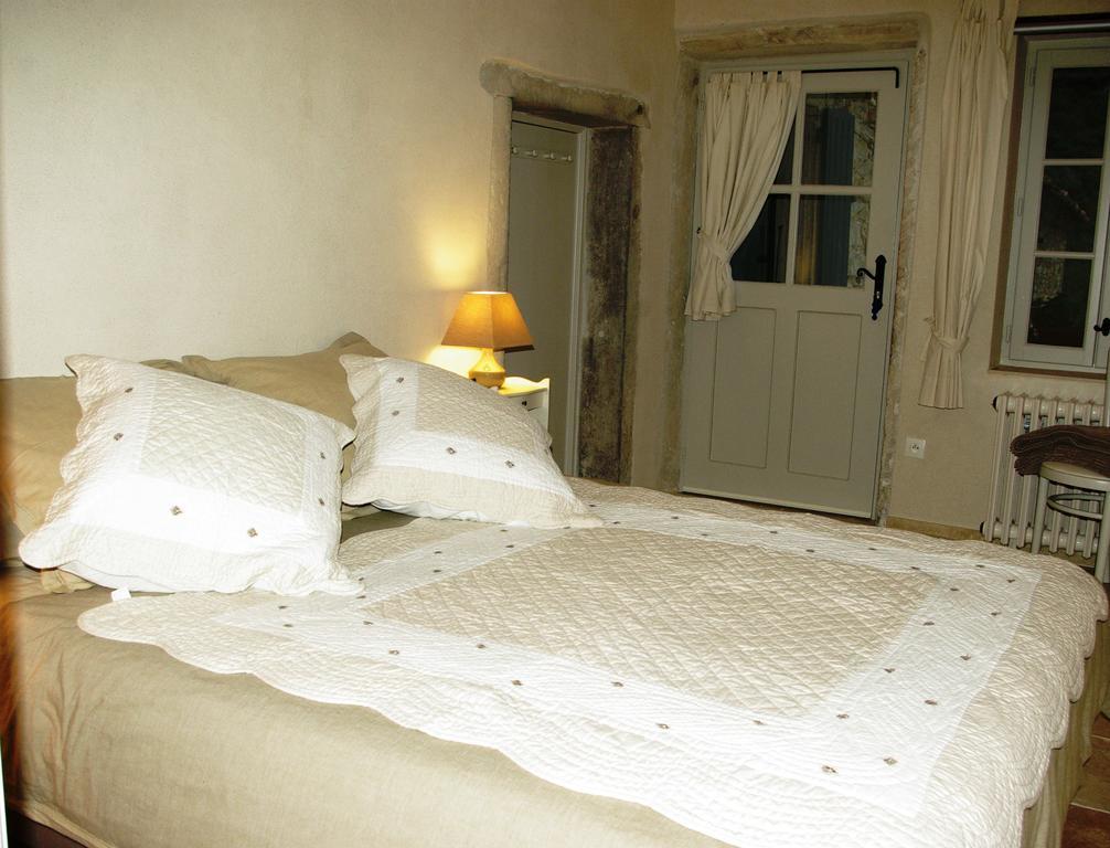 Bed and Breakfast Le Mas De La Fontaine Le Pegue Exterior foto